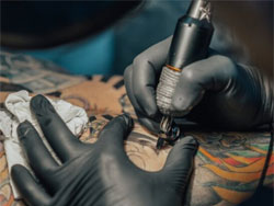Чем могут быть опасны татуировки 